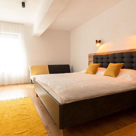 Urban Six Apartments Fagaras Ngoại thất bức ảnh